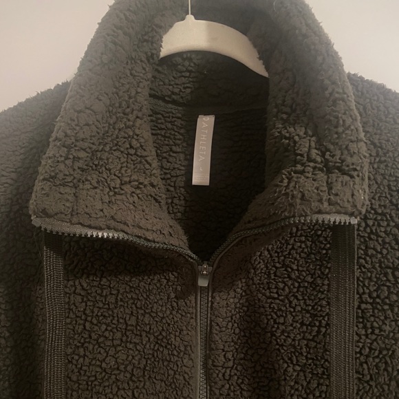 Athleta Talus Sherpa 1/2 Zip Pullover, Army Green, Barely Worn, Size L - Picture 5 of 8